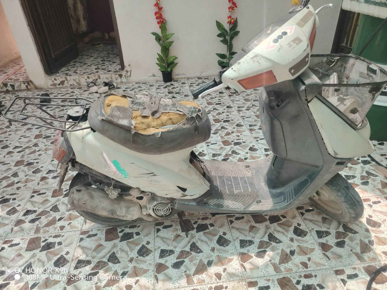 دراجه بزون محرك شرط تحریکه ومعدل لايت شغال اشایر سلف باتري جديد شاصي مقوي الدراجه مال روحه وجيه السعر 160 وتساب *********** اتصال ***********
