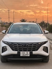 توسان موديل 2024 وارد خليجي سياره فول ما عدا الفتحه سياره ماشيه ٦٧ الف...