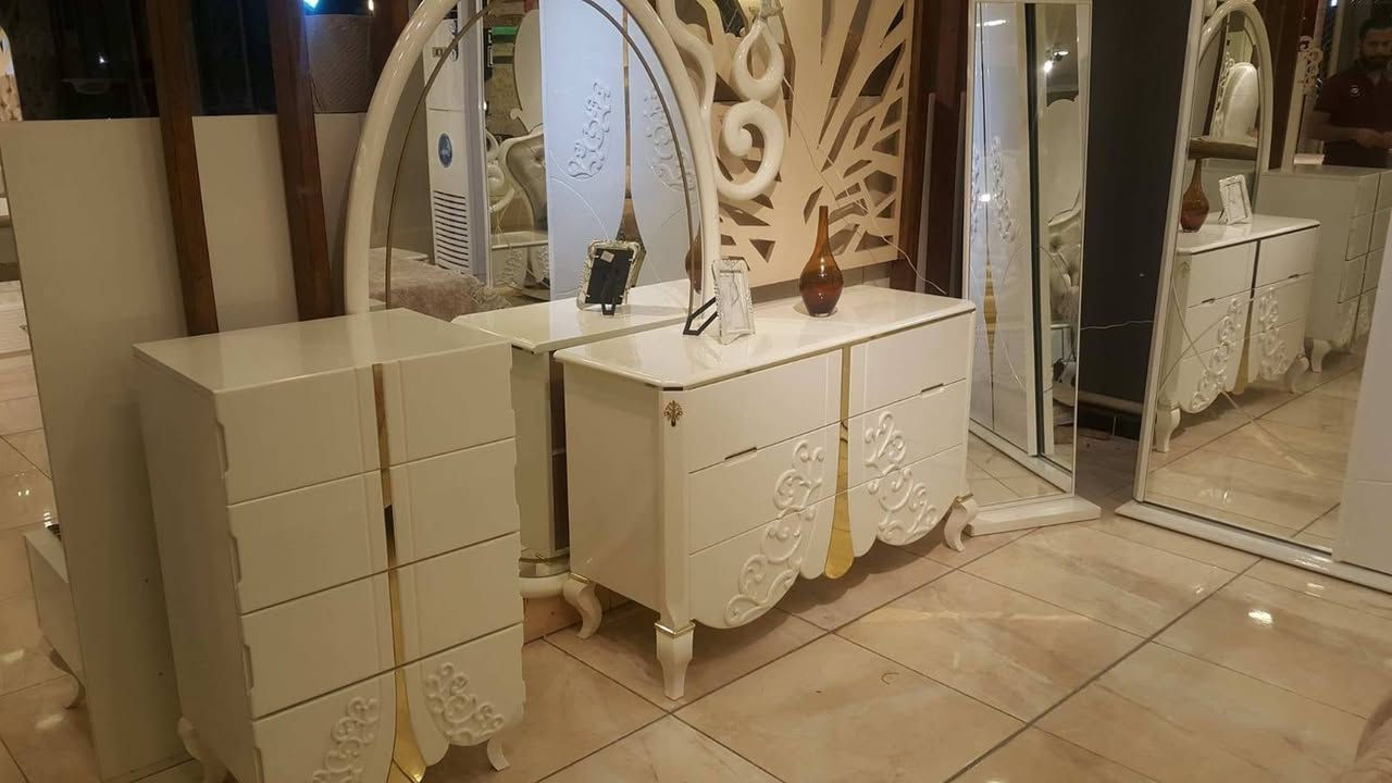 سلام عليكم 
غرفة اخشاب صخمة تركي باب اول مستعمله استعمال قليل بعدها كلش نظيفه مابيها اي اضرار بسعر مليون ونص 
المكان الغزالية 
للاستفسار اكثر الاتصال على الرقم ومتوفر واتساب

***********
