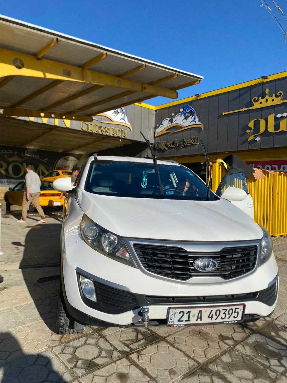 سلام عليكم
كيا سبورتج 2012 
مكفوله من شخط وصبغ وتعديل 
سياره نضيفه مال بيت ✅
السعر 152 وبيعه مجال 
مكينته 2400 والسياره تخبل بلحقيقه احلا من الصور. 
رقمه سليمانيه بسمي 
مكان السياره كركوك 
السياره جاهزة وكامله من كل الجهات 
وهذا رقمي للاستفسار ***********
