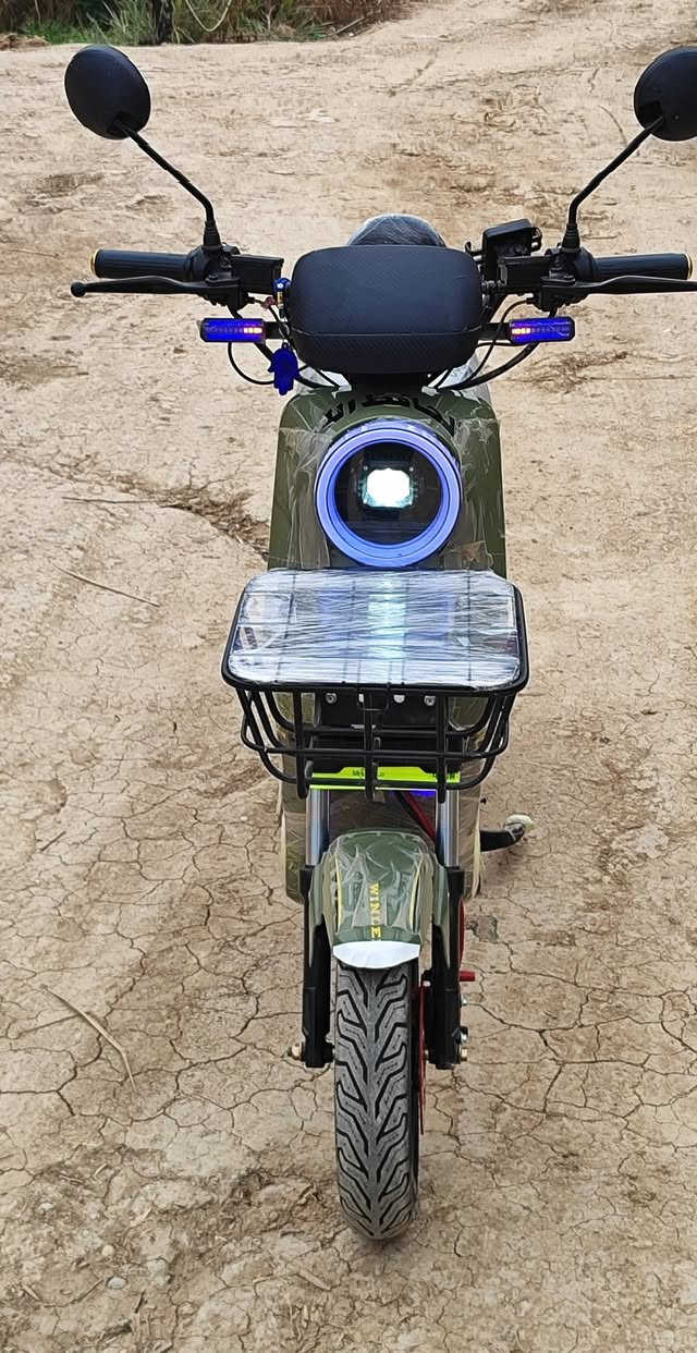 سلام عليكم دراجه شحن R9مديل2026بطاريات كبار دراجه خير من الله السرعه 109الحقيقي60اغارضهه كامه دراجه اني مغلفه مابيه شي السعر 600وبيه مجال. الرقم *********** وتساب فغط مكاني بغداد
