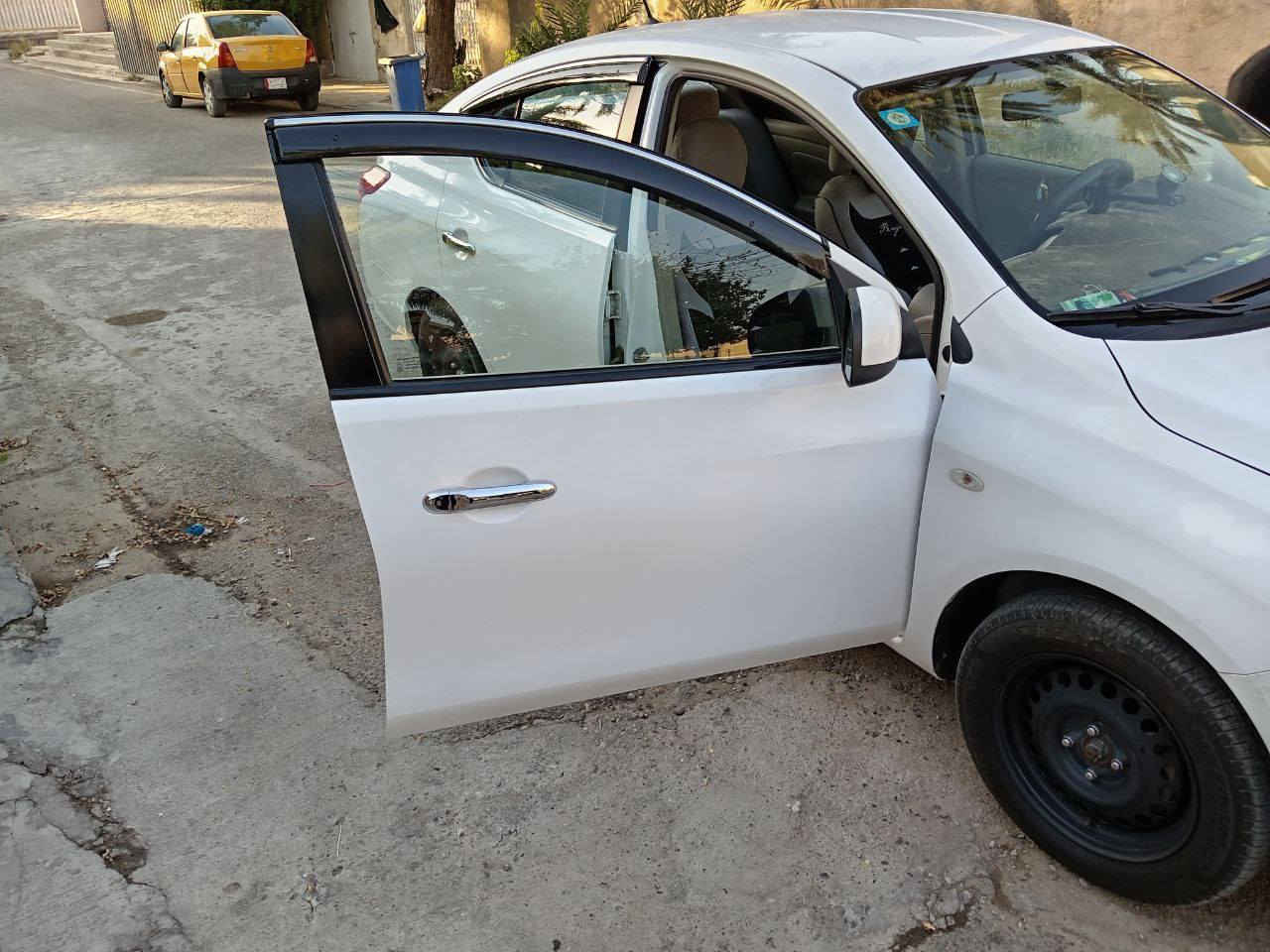 السلام عليكم للبيع سني هندي 2021 سيارة ماشيه 67 رقم بغداد باسمي 
تحكم استيرن جام كهرباء سبايدر 
شباك نيكل حساسات 
مكفوله الصبغ والتبديل ولفتح ماعدا طخه بسيطة بل جاملغ وماملعوب بيهة وبارد اصبعين بخشم الجاملغ الامامي سعر 114  وبيهةمجال  مكاني بغداد الكرادة 
***********
