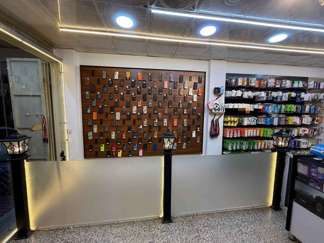 ​📢 فرصة استثمارية مميزة.. مكتب موبايلات متكامل للبيع 
لكل من يبحث عن مشروع ناجح وجاهز للتشغيل فوراً دون عناء التأسيس، يُعلن [امكتب الهاشمي للجوال ] عن عرض المحل بالكامل للبيع ( الأثاث والبضاعة).

​✨ مميزات الموقع:

​موقع استراتيجي: يقع في [شارع الصديق /مقابل منفذ محمد الدري ]، منطقة حيوية ذات حركة مشاة ممتازة ونسبة إقبال عالية.

​واجهة مميزة: واجهة زجاجية عريضة تضمن رؤية واضحة وجذابة لجميع المارّين.

​📦 محتويات المكتب المشمولة في البيع:

​الديكور والأثاث: فاترينات عرض زجاجية حديثة مزودة بإضاءة LED، مكتب إدارة مريح، أرفف تنظيم إكسسوارات، وستاندات حائطية راقية.

​الإكسسوارات والصيانة: كمية ضخمة من الإكسسوارات (كفرات، شواحن، سماعات، حمايات شاشة) + معدات صيانة متكاملة وجاهزة للعمل فوراً.

​المحل له سمعة ممتازة وقاعدة زبائن ثابتة في المنطقة.

​📞 للتواصل والاستفسار:

​لمعرفة السعر، أو لتحديد موعد للمعاينة على أرض الواقع، يرجى التواصل معنا عبر:

​رقم الهاتف/واتساب: [***********]

​ملاحظة: البيع يشمل المحل بكامل معداته وبضاعته، والرجاء الجدية في التواصل.

