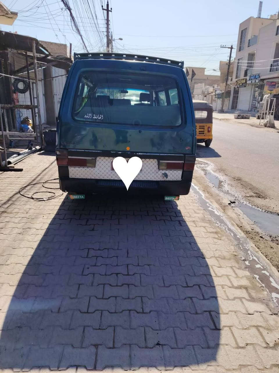 السلام عليكم  كيا بستا للبيع مديل 95 
مكينه كير خير من الله اكسل بي ونه 
رقم احمر كربلاء راعيها مااندله 
ابيع بدون تحويل اتكفل سرقه وعشائر 
السعر 20 وبيها مجال عنوان بغداد زعفرانيه
 *********** ابو علي
