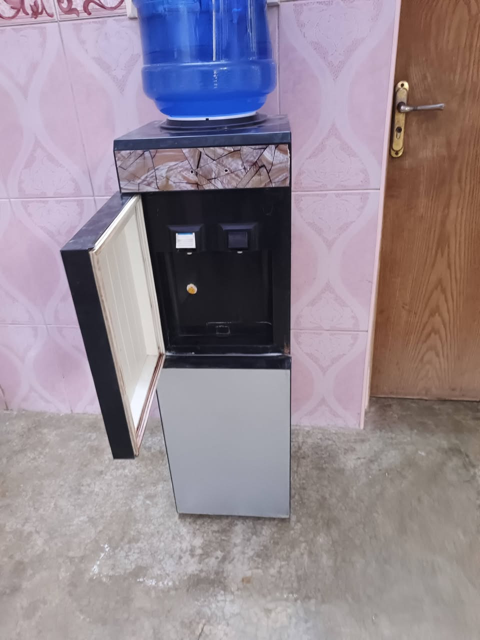 براد شغال شرط حار بارد ثلاجه كل عيب مابيه بلادي شركه سعر 60 وبيه مجال مكاني كركوك حي عسكري شراي اتصل ***********
