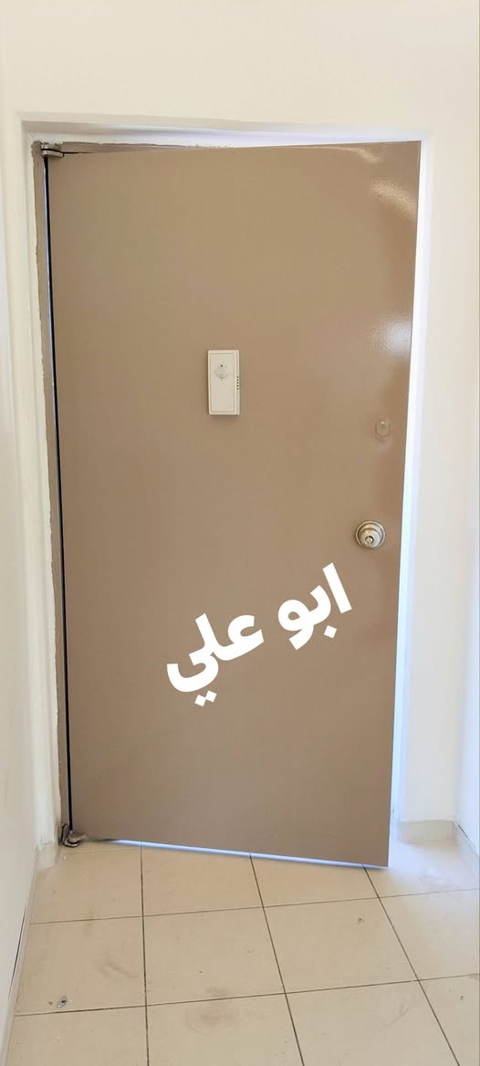 تم صبغ باب جوتن الأصلي

#خدمات ابو علي لديكم لا خوف عليكم
صبغ الشقق  أعمال ديكور 
تنصيب وتنضيف السبالت 
حداده كتائب ومانع ذباب بانواعه سلايت وثابت 
١-  #تبديل واضافة نقاط  كهربائية🔌،وبراكيتات و تثبيت💡 
الثريات بكافه انواعها🔮 .
٣- #تثبيت وفتح  مراوح سقفيه بكافة انواعها. 🪭
شد شاشات البلازما📺 
4 _تبديل #وصيانه خلاطات بكافه انواعها 🚿🛁🚽
5 _تبديل قفل #🔏 باب شقه داخلي  🔑وخارجي 🔐
6 _فتح وشد كافة #غرف 🛌🛏️🛏️ نوم
7-فتح وشد وتنظيف #سخان 🔧🔧 
شد ونصب  كاونتر 🔨🪚
8-تغليف ابواب مانع رطوبة 🚪🚪
9-تعليق ستائر ‏‪🪟 🛠️ 
نقل اثاث داخل بسماية.🚛🚛
شد فلتر خارجي على الميزانيه وتبديل فلتر 7مراحل🚿🚿
 فتح وشد ساحبه وتصليح⚙️⚙️🪛  
  تنصيب جميع الغسالات👚
تثبيت وشد وتعليق جميع الاغراض. 🪜🪞🖼️
تصليح كافة الغرف و تبديل  سجه🪚🪚    متوفر على مدار  ٢٤🕠🕕🕑🕖🕢
للاستفسار والتواصل مراسلة الصفحة او الاتصال 
***********   (واتساب )او اتصال📲📳
0️⃣7️⃣8️⃣2️⃣5️⃣2️⃣5️⃣9️⃣8️⃣2️⃣0️⃣
