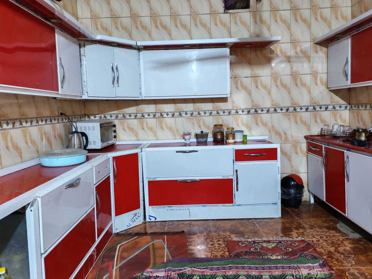 كاونتر الالمنيوم تسكام 
طول 7 امتار ونص مع السنك مرمر 
بي نقص بابين وجرار والباقي مكفول 
الحلة . طريق حلة كربلاء عمود 78
***********
