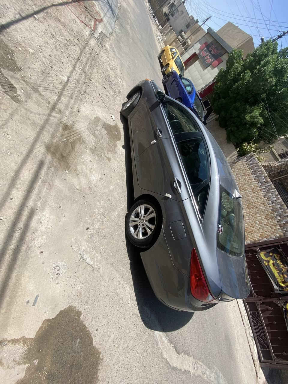 السلام عليكم
سوناتا 2012 كندي 
رقم بغداد باسمي 
السياره كلين كفاله عامه 
تدفئة تبريد 
تدفئة كشنات 
تحكمات ستيرن 
كروس سرعة 
محرك 2400 
كير 6 نمر 
شاشة جبيره وكامره خلفيه
منظومة زنون للبجم
سياره جاهزه
سونارها بالصور 
مسويلها برمجة مال دوانز وديرلها عادي بدون دكة دوانز
مكاني بغداد البياع 
السعر 120 وبيها مجال
***********
