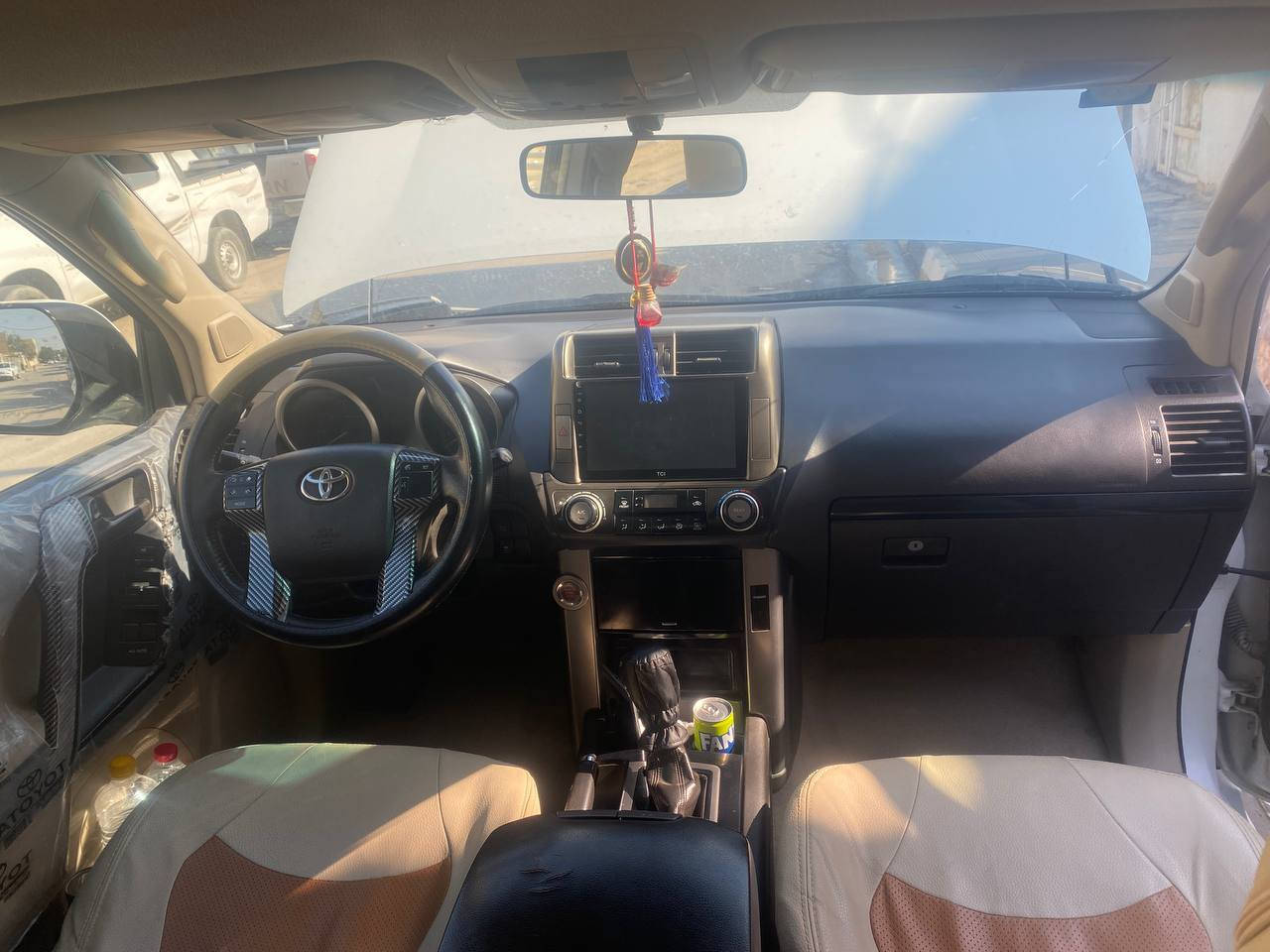 السلام عليكم
برادو 
موديل2010 
مكينه2700 اربعه سلندر
شاشه كامره حساسات بصمه
سنويه ب اسمي 
رقمها بغداد مشروع وطني
تخم تاير جديد
 بيه تبديل باب خلفي اصلي وكاله 
سياره كلش حلوه وضيفه احلا من صور
السعر 200 
رقم الهاتف ***********
