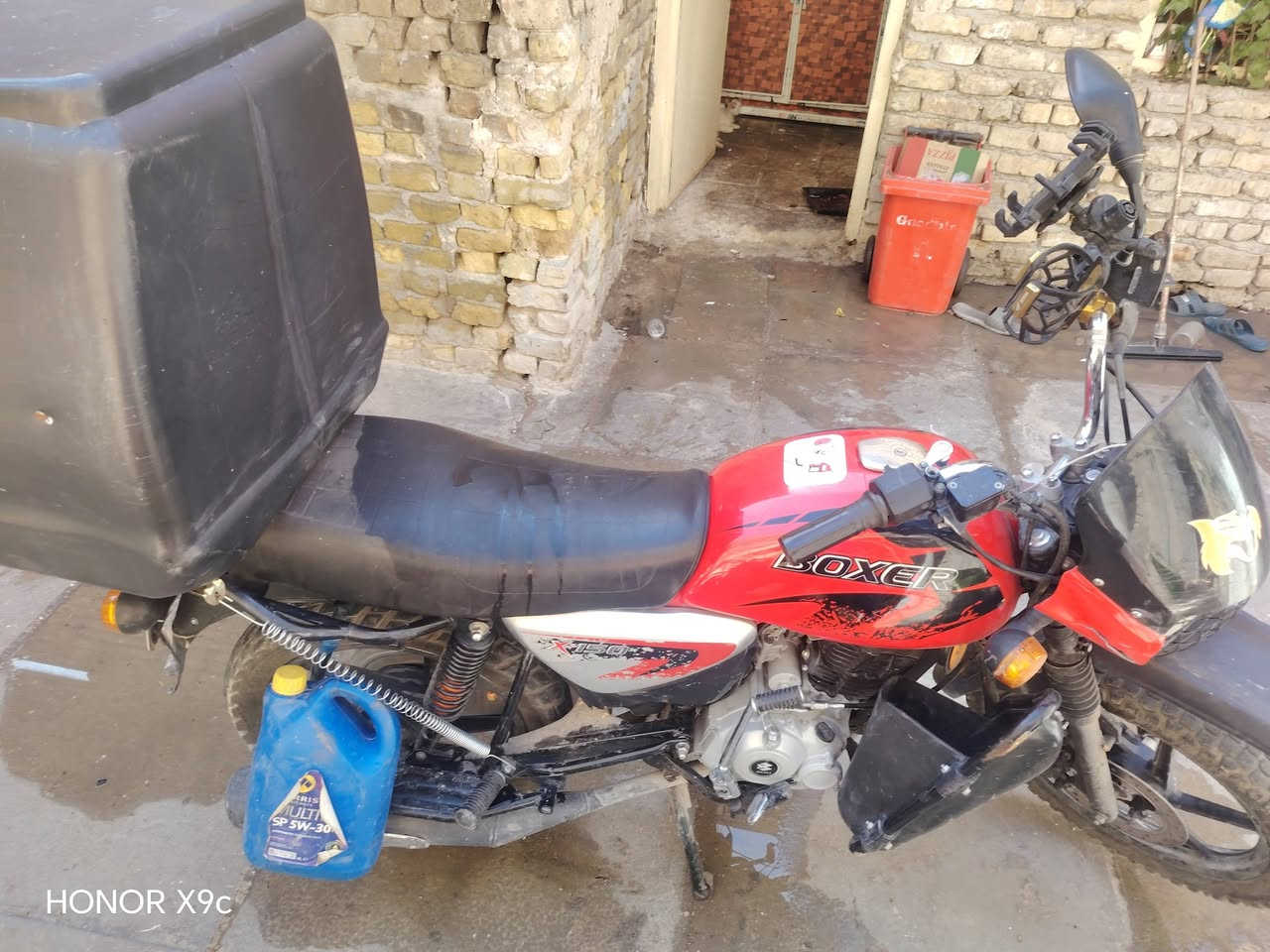سلام عليكم مره خصت صاحب الكروب عدي دراجه بوكسر مرقم البيع ماشيه ٥٠ رايده 2400 وبيه مجال بصيط  موديل 23مكينه ناعمه وحلوه ما مجفت ابد دراجه عله ايدي هاذ رقمي *********** وهاذ رقمي اسيه *********** واتساب ونتصال
