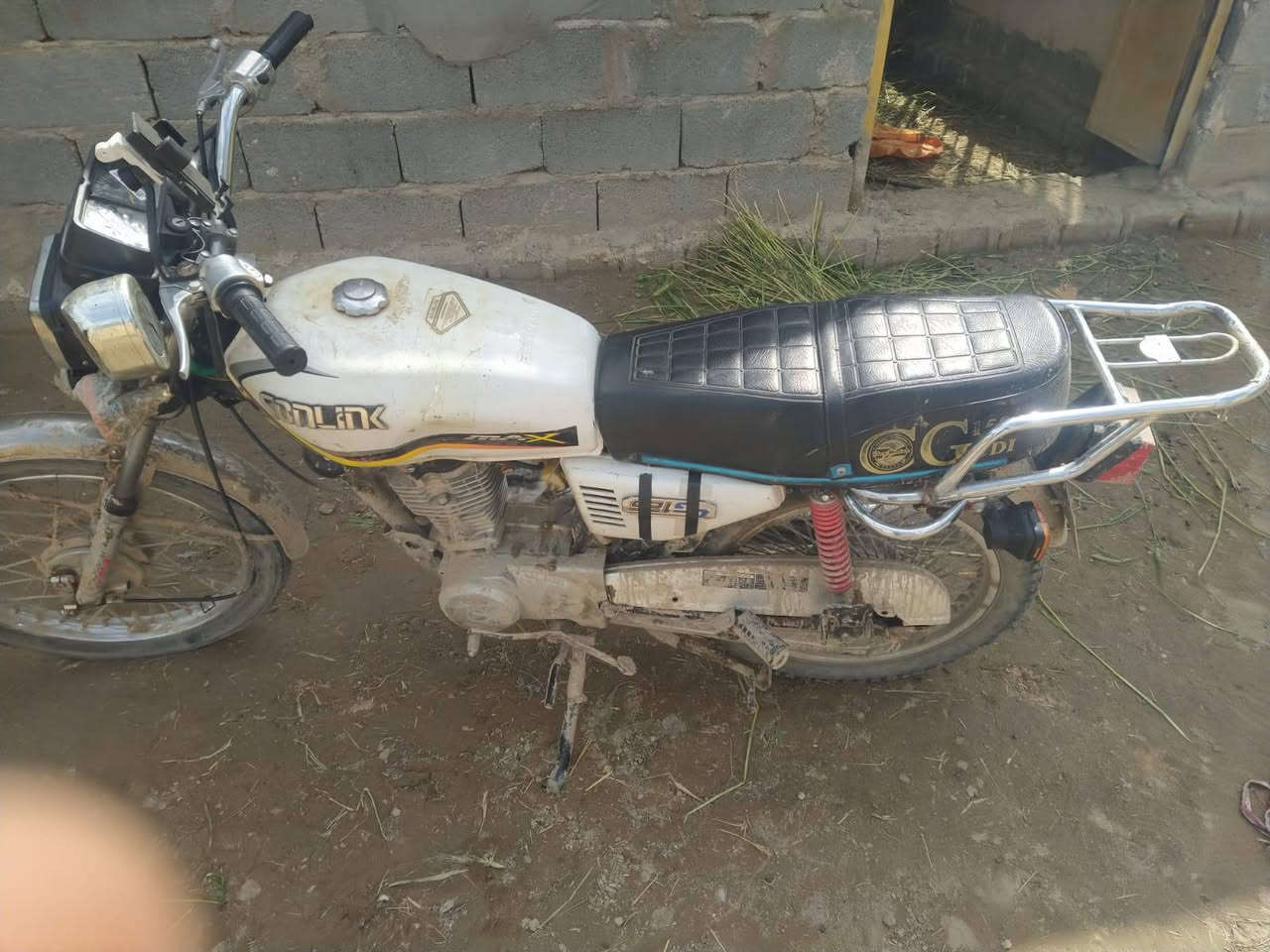 سلام عليكم شباب عندي دراجه لبيع تايكر  موديل 2019 وراق دراجه ناعمه وحلوا حلا من لصور خير من لله سعر 400 وبيهه مجال حك لجيه هاذا رقمي *********** متواجت بي ولهذا لثاني بي واتساب ***********
