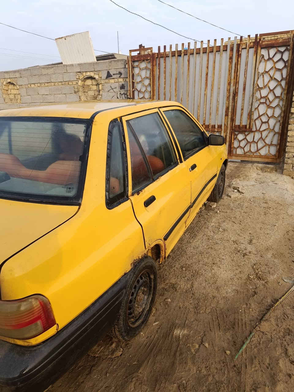 السلام عليكم سايبا موديل 2011 رقم قادسية صدامي السعر 11 ورقه مطلوبه هيئة 400 بدون غرامات مرورية 
***********
