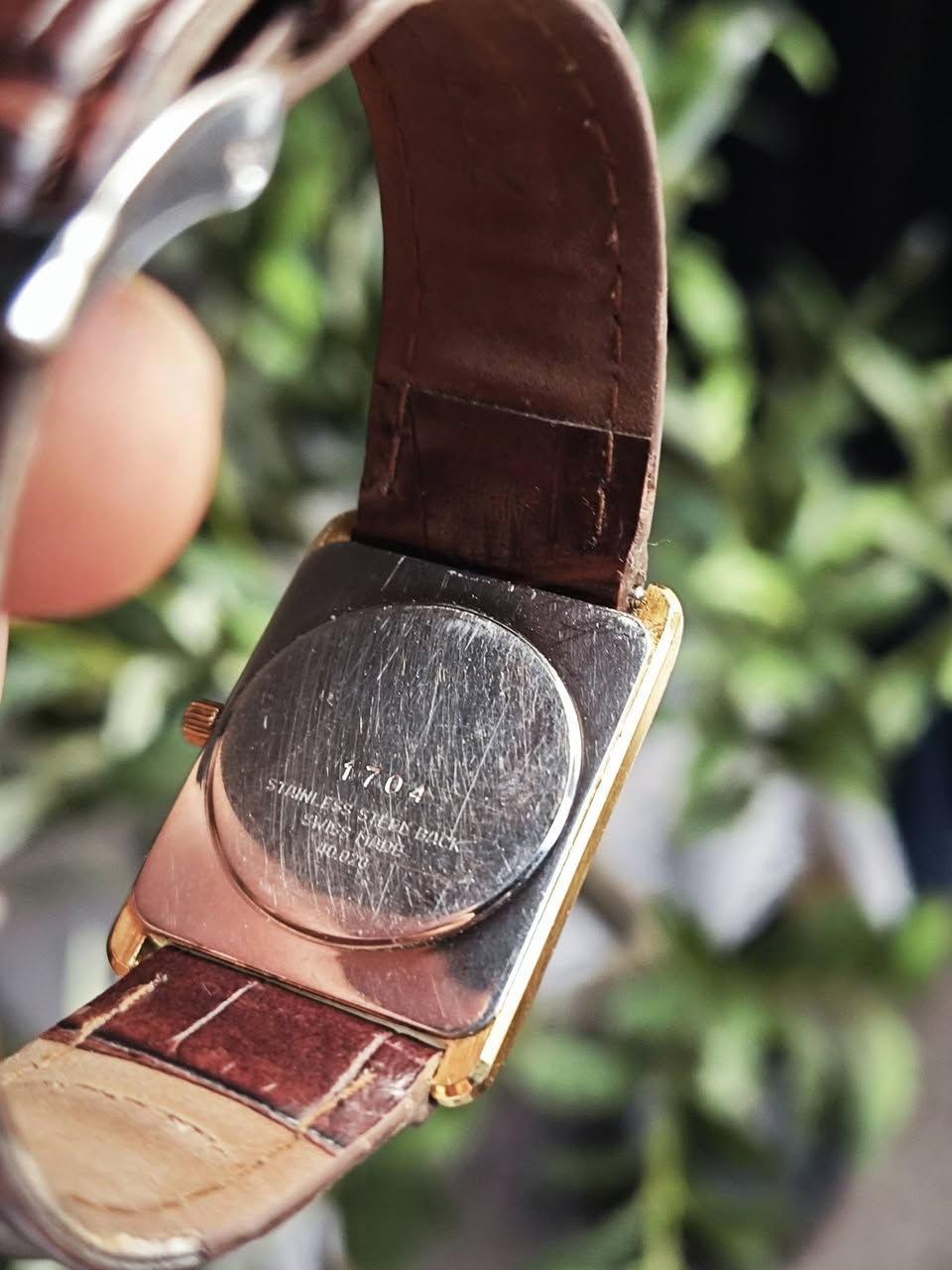 السلام عليكم
ساعة روتري سويسري قديم 
أنتاج سبعينات 
الساعة قشطه
قطر رسمي 
الساعة مخزنه 
الساعة ميلين 
العلبة الأصلية 
الساعة بطارية 
الساعة تلبيس ذهب 
السعر 125 الف وبيها مجال للشراي 
للتواصل واتساب أو الاتصال على الرقم 
***********
