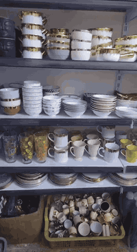 عندي مواعين للبيع تقريبا 16 لو 17 كرتون شلع للبيع شراء يجيني على الخاص ويخابر على هذا الرقم***********
