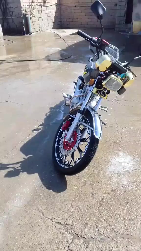 السلام عليكم سيفان 2025 محرك شرط ما مفتوح دراجه ما بيها نقص ورقي كامله سلف هندر كهربائيات الشاير كله شغاله للبيع 680 ويرهم مراوس باربعه قير حسب النظافه ***********
