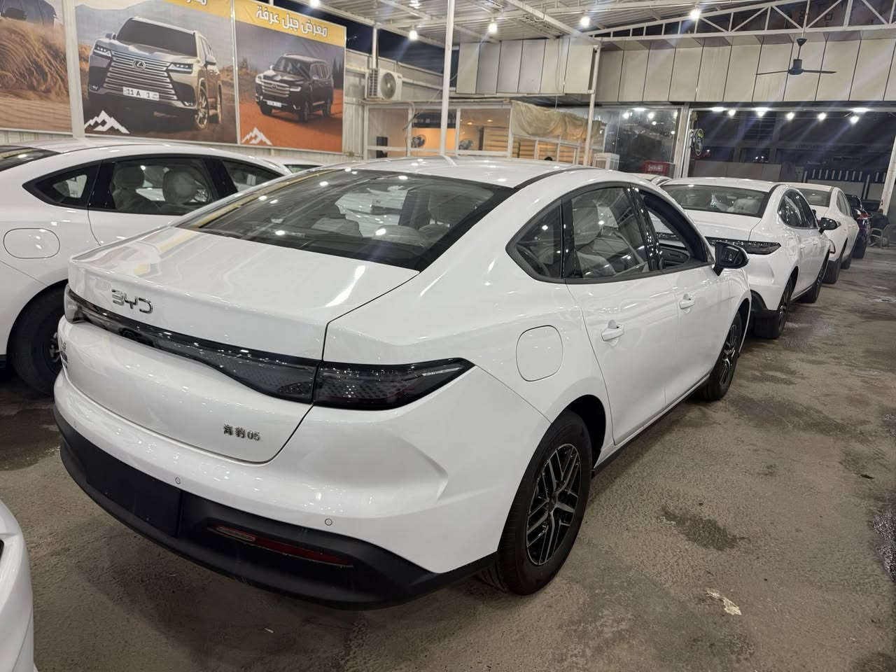 🚗🔥 BYD SEAL 5 — يجيك ويل كروم يخلي الستايل غير شكل!
تصميم  أنيق… تكنولوجيا حديثة ❗️
🔥السعر 18,400,000 دينار عراقي  ولا نتعامل بلدلالية 🔥
• موديل 2025 

🔋 المحرك والتقنيات
 • محرك 1500cc اقتصادي (Hybrid + Electric + Petrol)
 • تبريد أمامي وخلفي قطعتين
 • كير ماوس+  تمشيك  مايقارب2100 كم🔥
 • بصمة + كارت دخول ذكي
 • شاشة وسطية
 • كامرة خلفية
 • حساس خلفي 

💡 الإضاءة والتصميم
 • لايت زنون
 • بك لايت LED
 • ويل كروم 
 • داخل جلد لون أبيض
 • تحكم مقود جانبين

ملحقات:- شاحن + ارضيات + كارت+ ماسحات+ فوم+ مثلث وجميع التفاصيل 

تجربة قيادة مختلفة وتفاصيل تليق باللي يدور على شكل + أداء + تقنية.

 العنوان: بغداد – الكريعاات شارع الوقف السني معرض جبل عرفة لتجارة السيارات - Jabal arafa cars

📞 أرقام المبيعات:

***********
