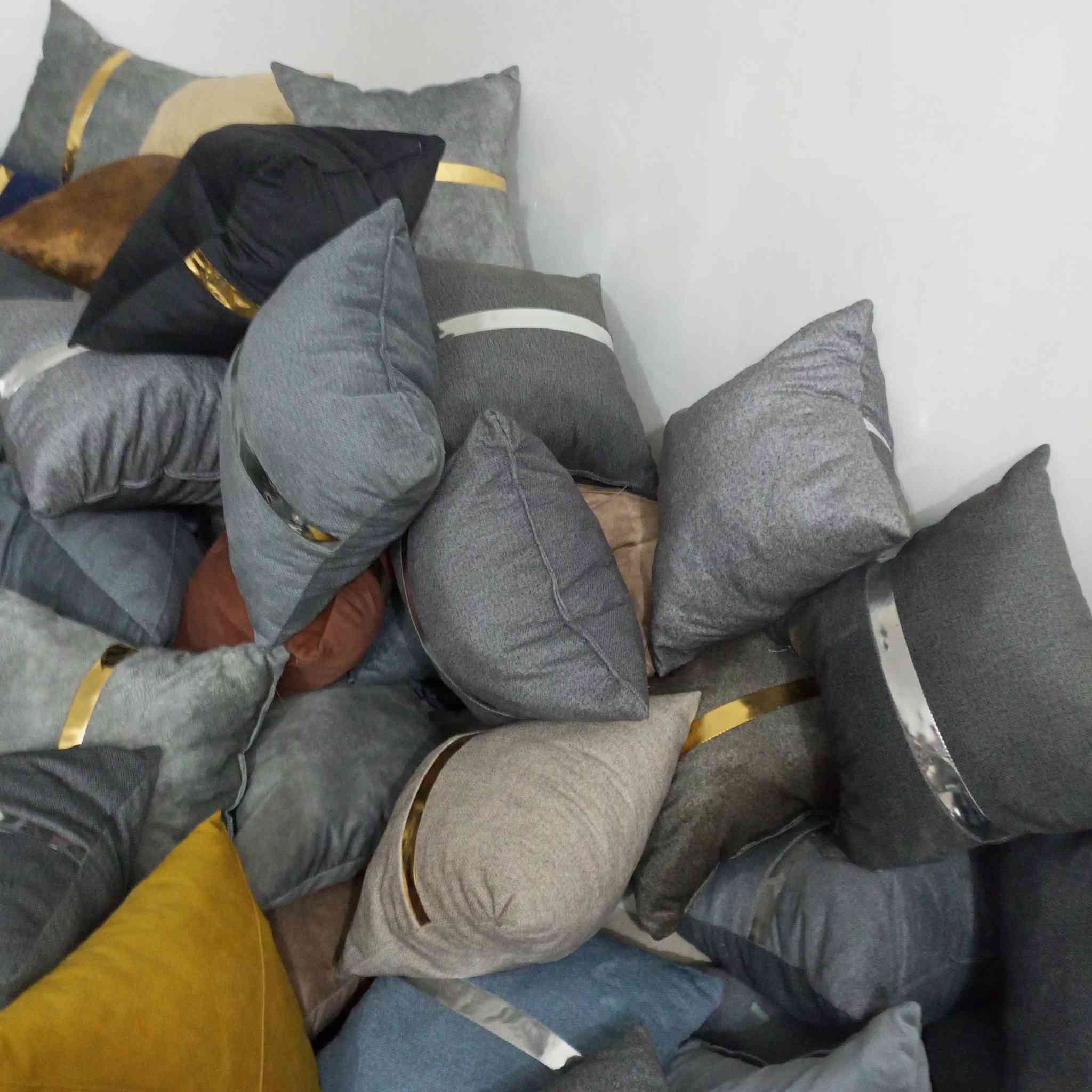 بلاش كوشات تخم سعر الواحده ١٢٥٠ ألف وربع بابل الحمزه الغربي حي الدولار قرب عماره دكتور ناجي أتصال ***********
