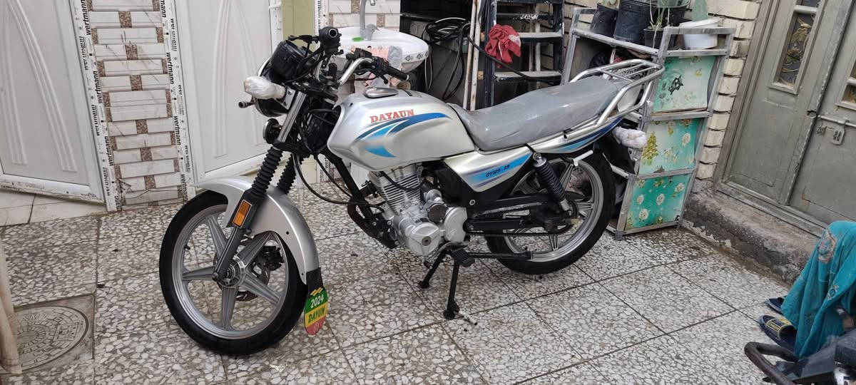 دايون عظم مديل 2020 طالعه بل 2021 اصوليه  مكفوله اي نقص مابيه دراجه نضيفه وما متعوبه بمليون و150 وبيه مجال حك الجيه  الما تعجبه لايعلق اكو بسوك انواع المكان كربلاء حي العسكري العابد 
***********
