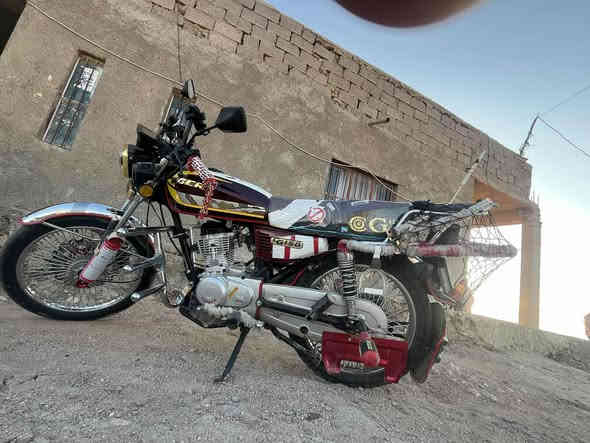 للبيع موديل ٢٥ /٤كير سعر ٩٥٠ وبي مجال مكاني راوه صاحب دراجه 
‭٠٧٨٢ ١٠٧ ٦٦٤٨‬
