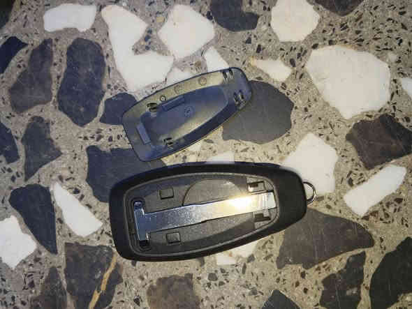 سلام عليكم
اخوان هذي بصمه سياره ماعرف شنو نوع بس يمكن سياره حديثه بهل شكل طلعت 15 الف هيه توصيل على أول تم 
*********** واتساب
