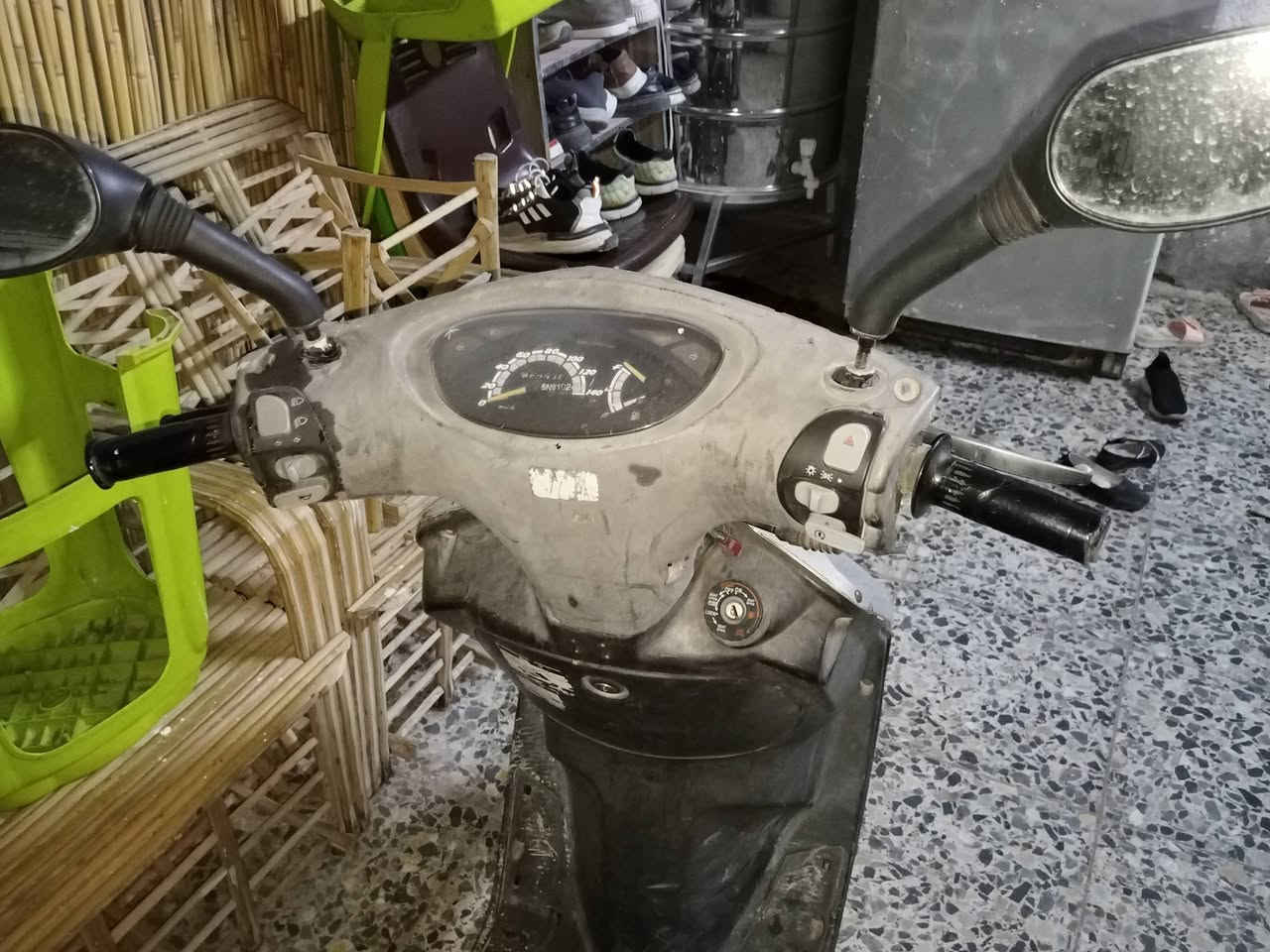 ماكس 140 للبيع او المراوس وانطي فرق
مكينه مجفته قبل 18 يوم خير من الله 
شلعه ومعدل بس دراجه مرتبه شايله روحها 

مشاكلها 
كلج خلفي يتبدل 
والاشاير بس تربطهن شغالات 
كصه ما بيها بس ولايت ما بيها 

بيش تخدمكم واذا اتريد اراوس
راسلني خاص


**إذا كنت صاحب هذا الإعلان وتريد حذفه لأي سبب، رجاءا أرسل رسالة إلى الدعم الفني**