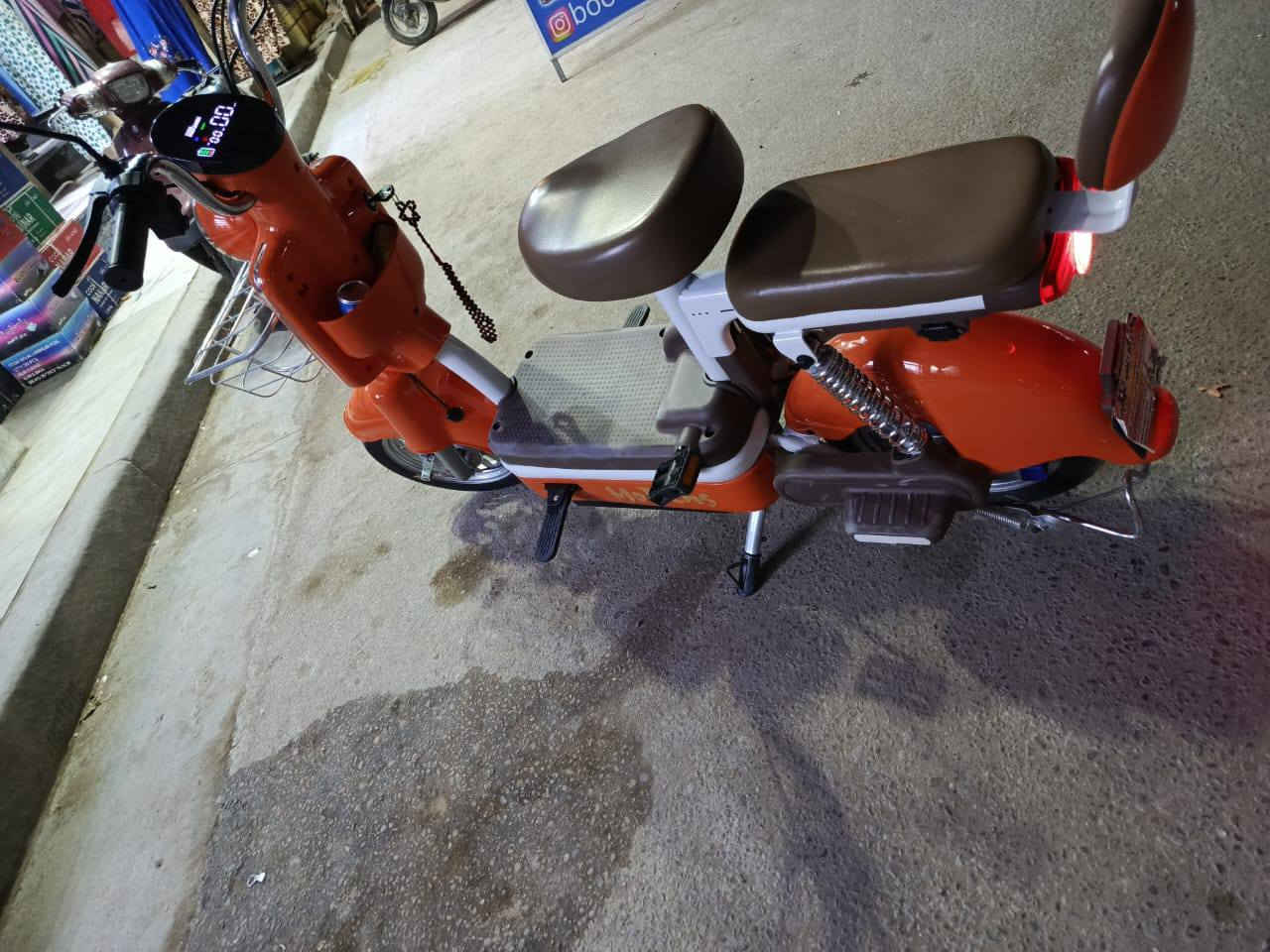 السلام عليكم باسكل شحن لبيع جديد بطاريات جدد كله مكفول هسه حالين بس السله فاتحه عنه 3سرع لايت عالي ناصية عداد كتروني ساعه باسكل كلش مكفول  مكان كربلاء مكفول قرب  مستشفى العباس الهلي رقم ***********وتساب وانتصال
