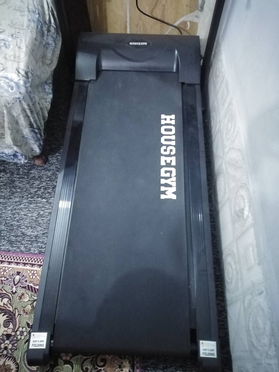 (جهاز جري مستعمل نظيف) يتحمل لحد وزن (100) المكان بغداد مدينه الصدر (رقم الهاتف ***********)
