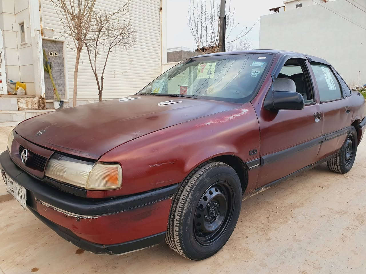 سه رەتا بە ناوی خوا
ئۆپڵ ڤیکترا 1990 
مەکینه16 
ئاڕم پلاسیک سلیمانی بەشەرت 
دەعمو لیدراوی نییە 
هەموو گیانی بەشەرت؟
گیرو مەکینە و ئاڕمو موسو بڕاوە،بە شەرت 
سلایت؟
کامل؟کارەبای ئیش پەکات  
ماڵی؟دۆسته به نزین هەر ناخوات 
سعری 17 وەره قە 
***********
***********
