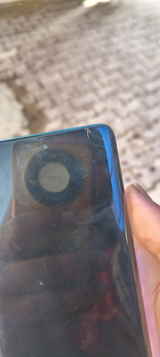 مكلف بنشر رقم صاحب الجهاز ***********
جهاز هونر c9x ذاكره 256 عشوائيه 12 بطارية 🔋 ٦٦٠٠ الجهاز بيه فطر بل الشاشه مثل ماموضح بصوره 
المكان الديوانية شارع الدغاره
