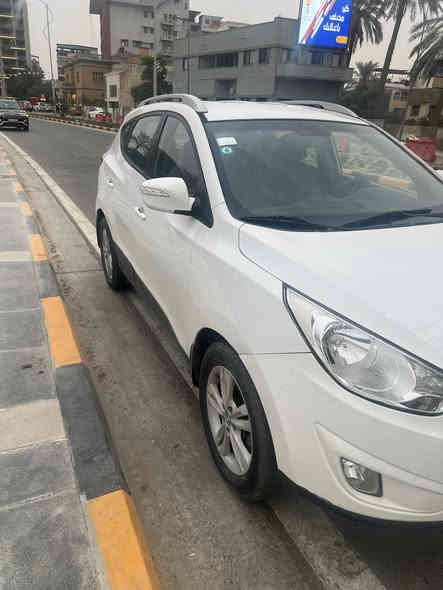 السلام عليكم توسان 2013 
مكفولة من الصبغ فقط طخة بسيطة وبارد جاملغ خلفي
ماشية ١٥٣ الف 
رقم بغداد جديد
نص مواصفات
مكان السيارة بغداد 
السعر 147 $ 
***********
