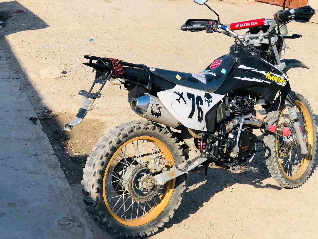 السلام عليكم موطور قفاز للبيع موطور شرط محرك برغي ما مفتوح كلشي شغال موديل25 محرك 200 موطور مال جنايه راعيه متوازي عل بيعته كهربائية سلف شغال كامل سعر 975وبيها مجال مكاني ناحيه حمام عليل راسل صاحب الموطور وتدلل ليو ثي


**إذا كنت صاحب هذا الإعلان وتريد حذفه لأي سبب، رجاءا أرسل رسالة إلى الدعم الفني**