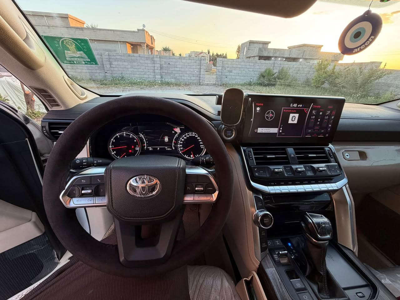 السلام عليكم 
للبيع لانكروز vx2022
فول الفول
مكفوله كفاله عامه من كلشي 
ماشيه47الف
رقم اربيل بسمي شرط التحويل
بيها كتاب تظليل 
العنوان صلاح الدين /تكريت /العلم
لاستفسار اكثر اتصل 
***********
