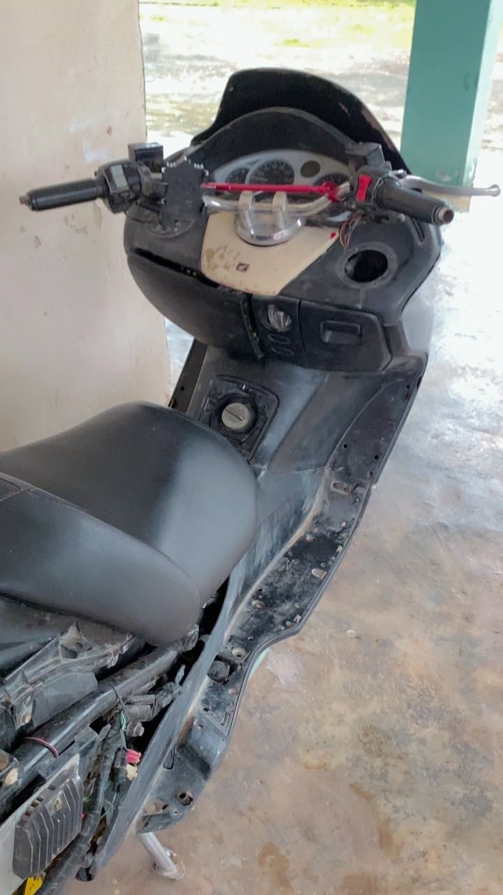 اسلام عليكم اخوان دراجه خير من الله شلعه معدل دراجه نقص ما بيه غراضه كلها ويها دراجه نقصها صبغ منفيس موجود اصلي سعر 600 وبيها مجال اتكفلك سرقه اسويلك مكاتبه وكلك اتوكل اكرر دراجه كل غراضها موجوده  اتصل وبيك خير ودلل *********** واتساب ع خط ‭0772 851 2659‬
