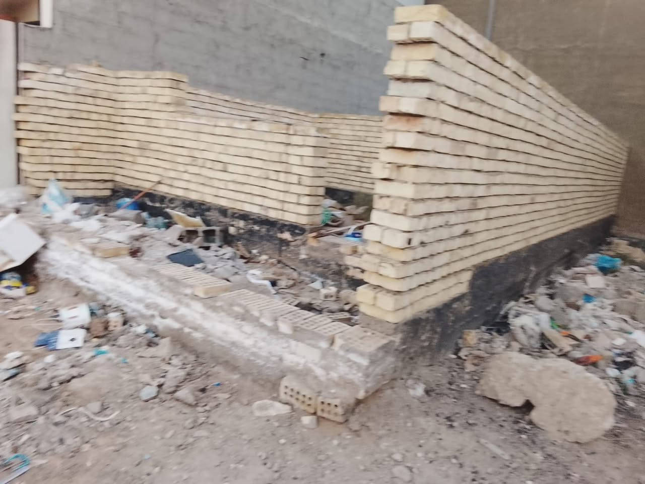 قطعه للبيع زراعي طابو سند 25 حي الجزيره الباب الاول فرع دلاليه النهرين مساحه 50 متر واجه 5نزال 10للستفسار ع هذا الرقم ***********
