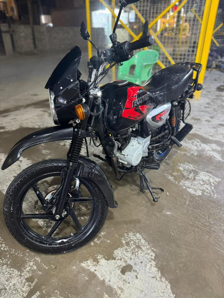 السلام عليكم دراجة بوكسر للبيع موديل 2023 مجفتة مرة وحدة تجفيت شركة نظيفة  سعر مليون ونص مكاني بغداد الدورة للتواصل *********** بس واتساب وهذا اتصال ***********
