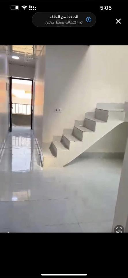 مشتمل جديد للايجار (((طابق ثاني))) منطقةحي الزوراء 55 قرب ملعب الخماسي جوار منطقة دوميز
يتكون من :  درج خارجي معزول-استقبال-مطبخ مع درج للسطح-غرفة نوم -صحيات مشتركة-منور
 
الايجار مع الماء والكهرباء والنت 175
او مع امبيرين مولد 200
 
للاستفسار رقم المكتب 
***********
