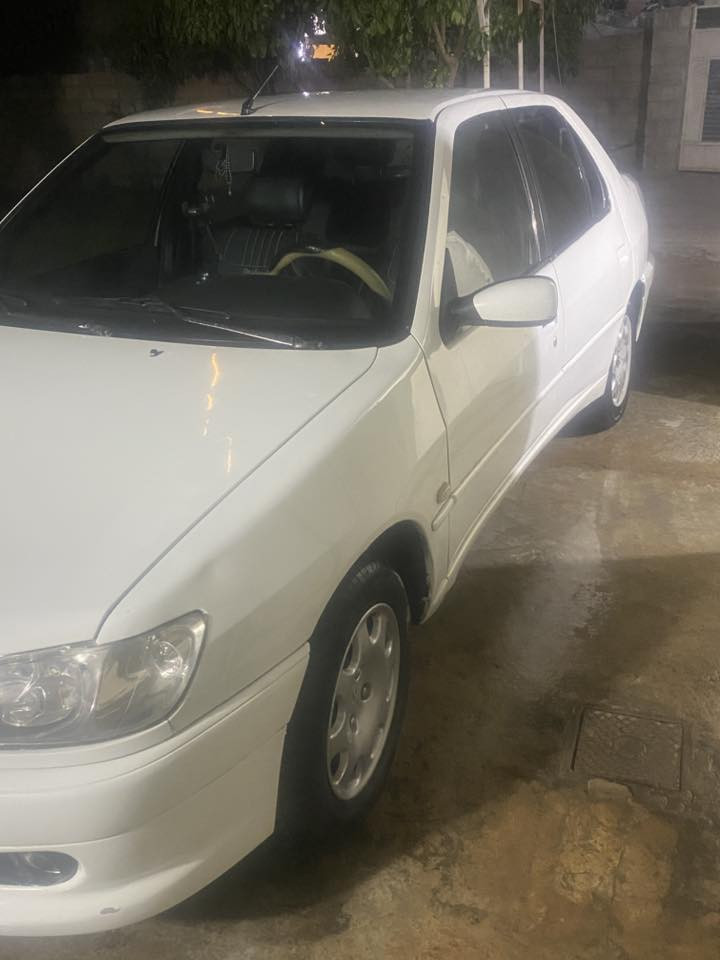 بيجو ٣٠٦للبيع سياره خير من الله الف متصرف عليها كهربائية كلها بلادي بسمي هزه جديده تبريد شغال مابيها نقص 
السعر٥٠
***********
