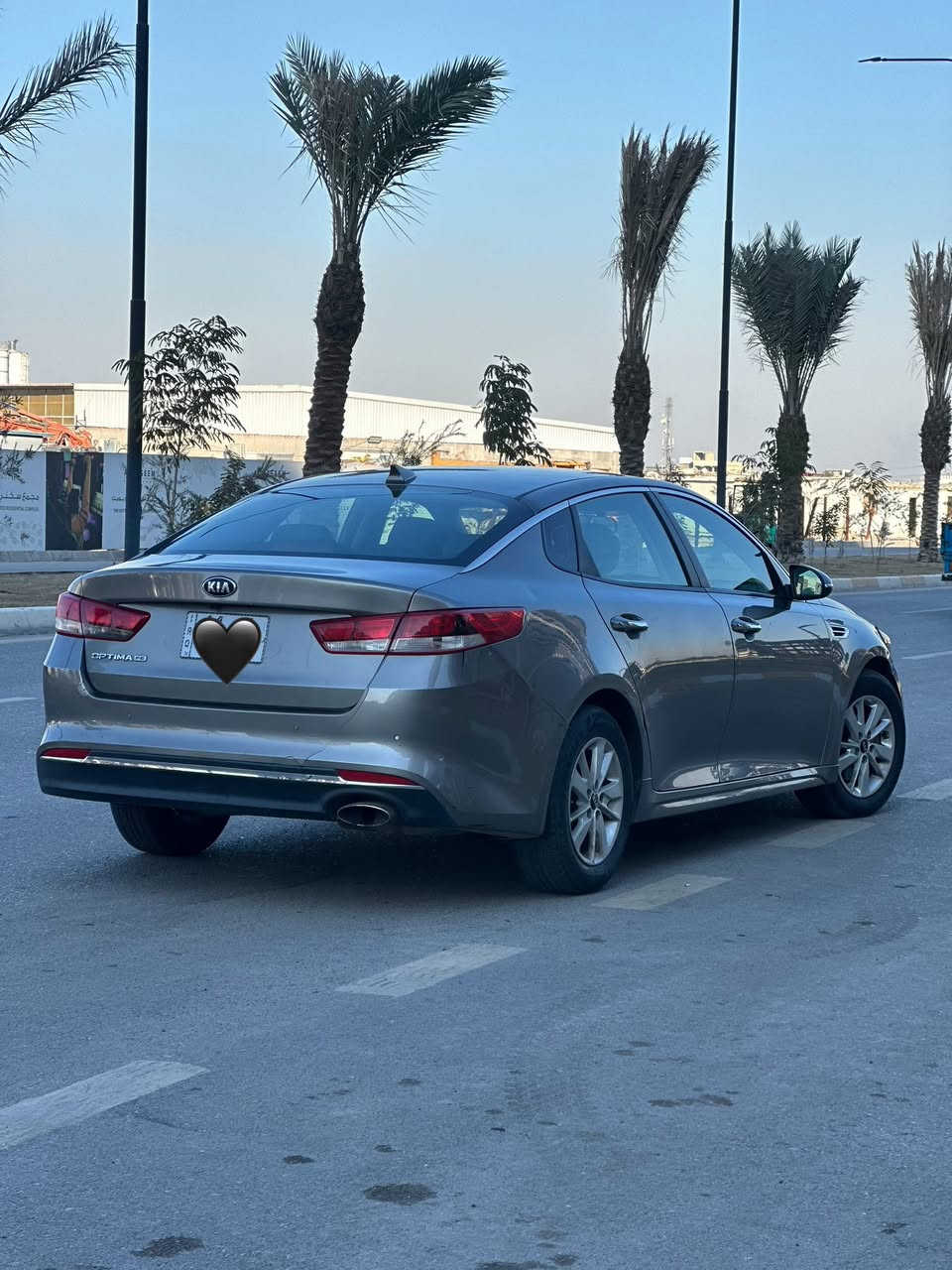 سلام عليكم للبيع 
كيا اوبتما 2018    امريكي رقم بغداد الجديد بسمي سنويه لل 28   هزه جديده محرك 2400 gdi .. السياره بيهه فقط البنيد  
 سياره حادثهه بنيد  لا لغوود ولا شواصي كلهه مكفووله سونار بالمنشور 
مواصفات 
- شاشه  car play  
- رادار 
- كامره خلفيه دواره
- تحكم ستيرن جهتين 
- ٣ مودات قياده
- نظام ABS
- مثبت سرعه Cruse
- مري شفط + ترحيب
- نقطه عمياء
- حساسات
السياره جديده وعليهه ادامه تايرات جدد وتبريد كله جاهزز
وبالخير ع الياخذهه …
سعر  127 .. مكاني بغداد حي جهاد 
***********
