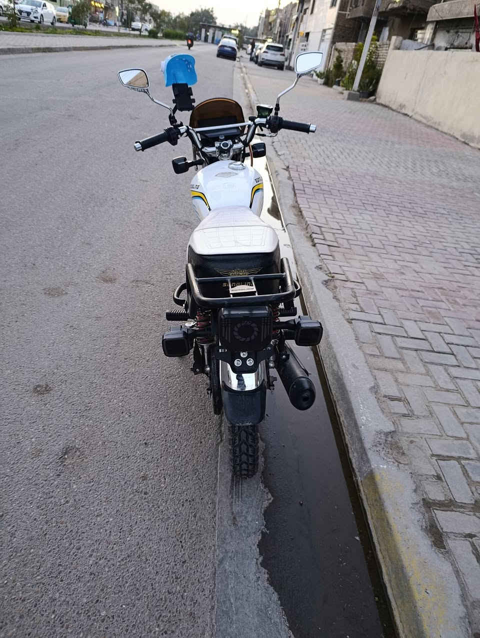 دراجة ايراني موديل ٢٦ماشية ٩٥٠٠ مكفولة السعر ٨٥٠حي العامل ***********
