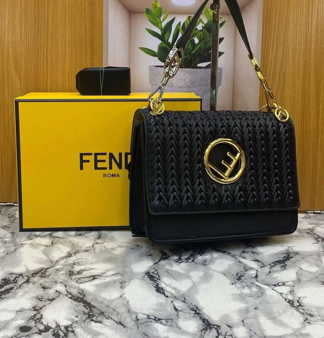 جديد الاصالة 🆕
حقيبة نسائية ماركة فندي ✅
ماستر كوالتي مع بوكس اصلية 💯
الأبعاد : ( الارتفاع 25 سم ، العرض 20 سم ) 😊
العنوان : الانبار - هيت - الچري - داخل عمارة النشوة❤️


**إذا كنت صاحب هذا الإعلان وتريد حذفه لأي سبب، رجاءا أرسل رسالة إلى الدعم الفني**