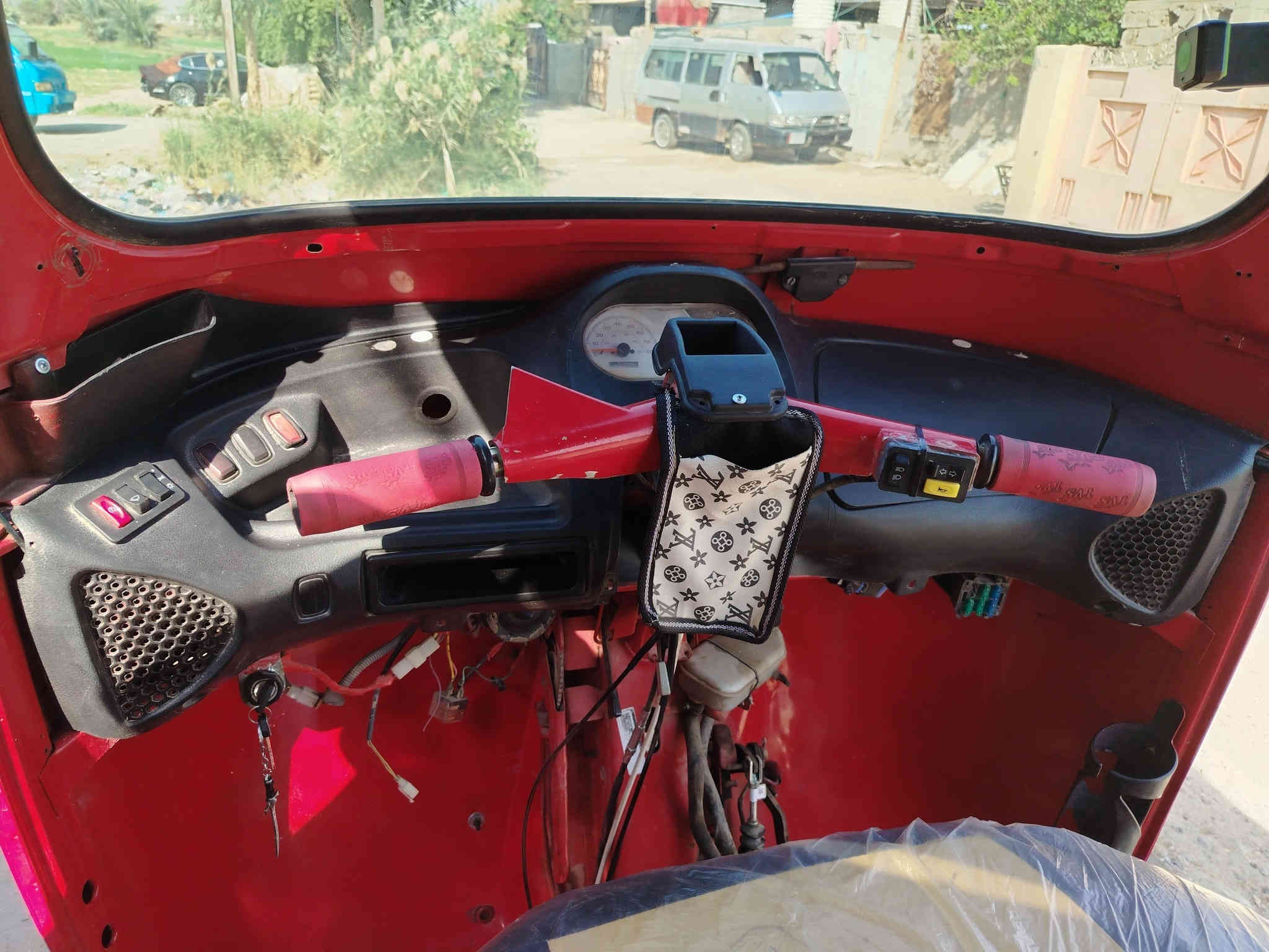 سلام عليكم تكتك بياجو البيع موديل 18 او مكينه 23 كامله ما نقصها اي شيء اوراق كامله السعر 2800رقم الهاتف *********** العنوان حصوه
