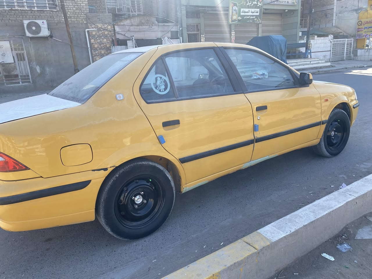 السلام عليكم سمند موديل2012مبدل باب وجاملغ جهت السايق بسمي السياره مصفره هيىه وغرامات سنويه ل 28 السياره جديده احلى من الصور مكاني بلديات ضباط الثانيه ***********السعر 35وبيها مجال
