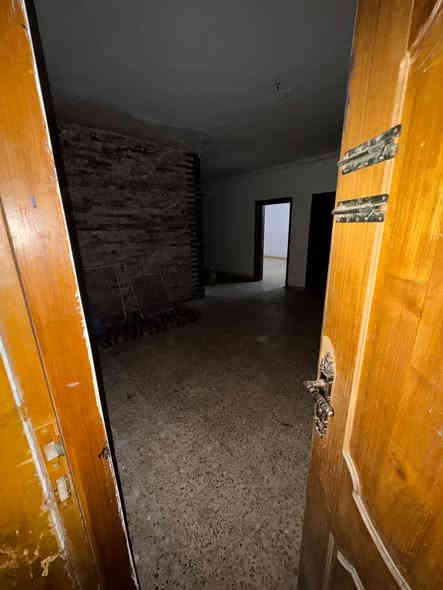 🔶 للإيجار في منطقة السيدية 🔶

📍 شقة طابق أول
تتكون من:
 • غرفتين نوم
 • صالة
 • مطبخ
 • خدمات

✔️ مناسبة للطالبات أو لعائلة
💵 الإيجار: 600 ألف

للاستفسار والمراجعة:
🏢 مكتب البيت الملكي للاستثمار العقاري
السيدية – مقابل جامع شاكر عبود

📞 ***********
