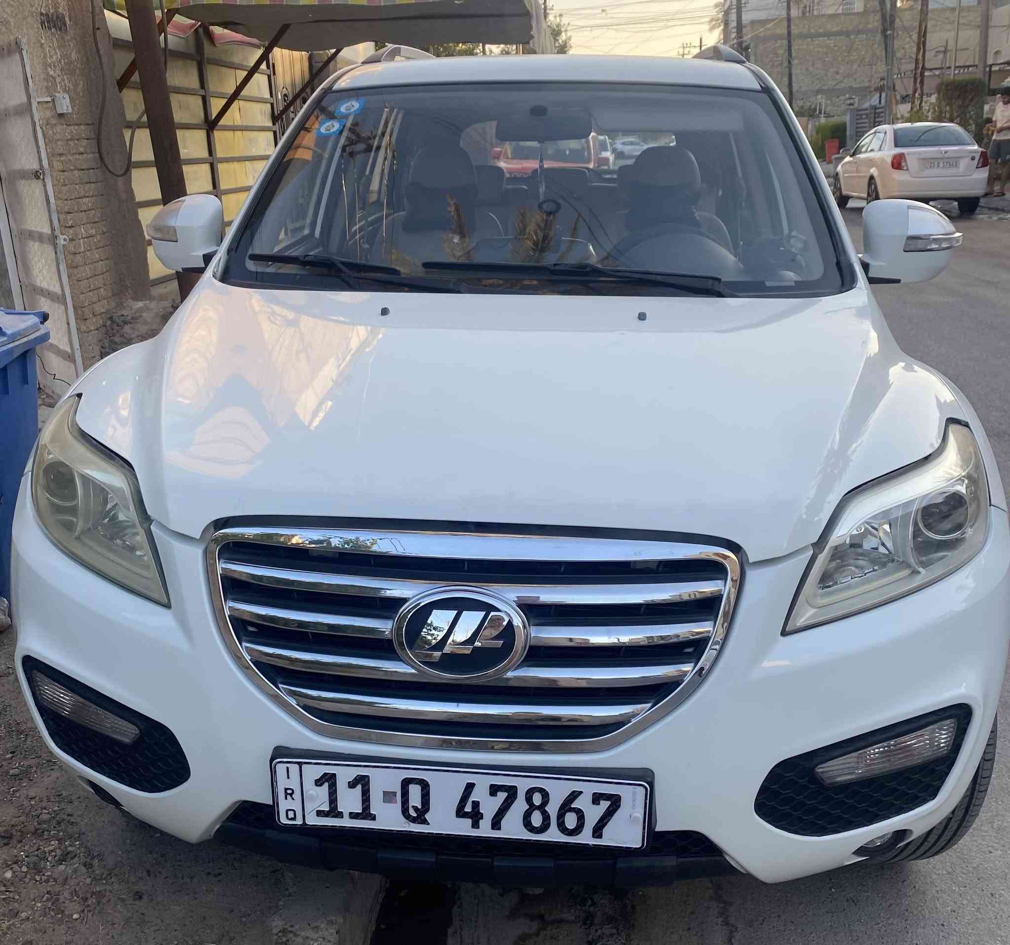 ليفان x60 موديل 13 ماشية 19 الف رقم بغداد نظيفة مستعجل على البيع 70 وبيها مجال تبريد شغال ***********
