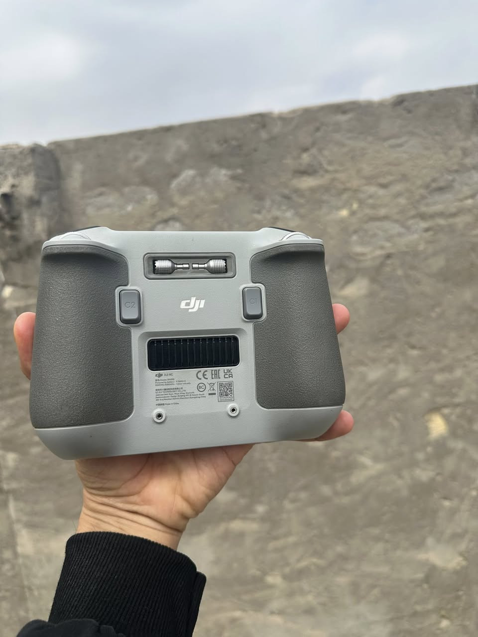 اير 2 وجوستكً شاشه جديده للبيع رقمي ***********
