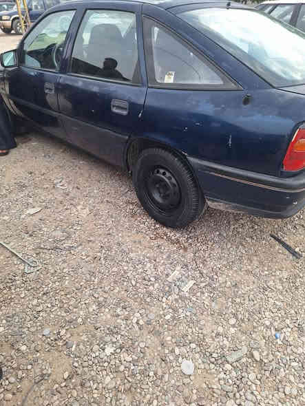 اوبل فكترا موديل ٩٤
محرك ٢٠
دشبول وستيرن نفخ
جام كهربائي
كير جديد 
محرك نضيف
كهربائيات شغالة 
سايد بريك شغال
صدرها نضيف
باتري جديد
دوشمة وارضيات جديدة
تايرات تعبانات 
جلح بالقمارة والبونيد 
سنوية جديدة 
شرط التحويل
الشرعي و مستمسكاته ورقم تليفونه
 موجودات
السعر ٢٥$ وبيها مجال بسيط
مكان السيارة ديالى جلولاء 
***********
