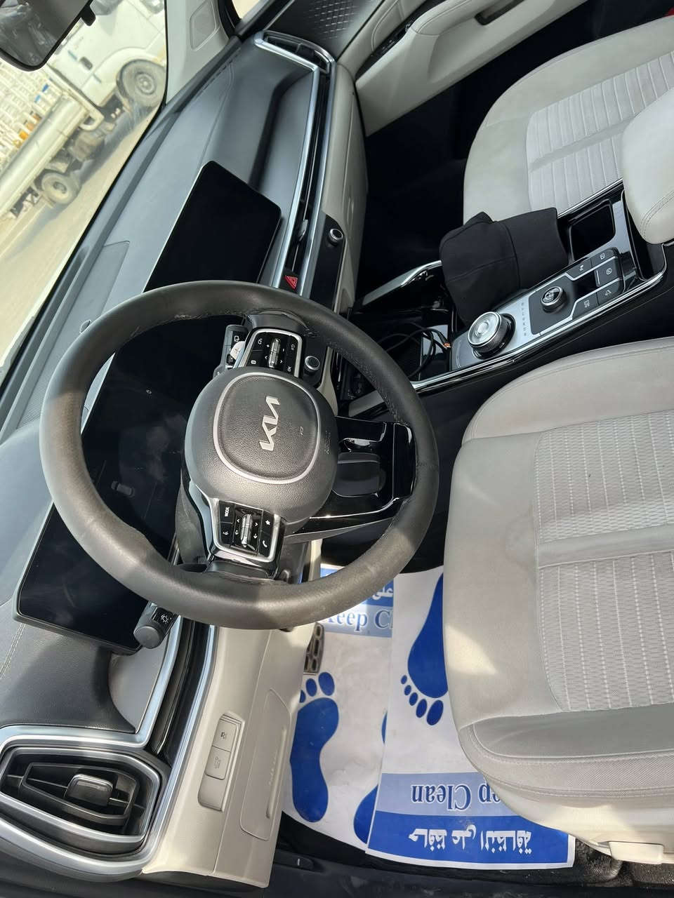 سورنتو 2024سياره مكفوله كفاله عامه ماشيه 33 ***********
