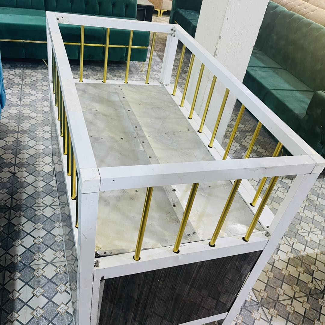 سرير طفل اللمنيوم 
طول متر وربع وعرض ٧٠ وارتفاع متر 
يحتوي على مخزن كبير 
السرير قوي جداً


**إذا كنت صاحب هذا الإعلان وتريد حذفه لأي سبب، رجاءا أرسل رسالة إلى الدعم الفني**