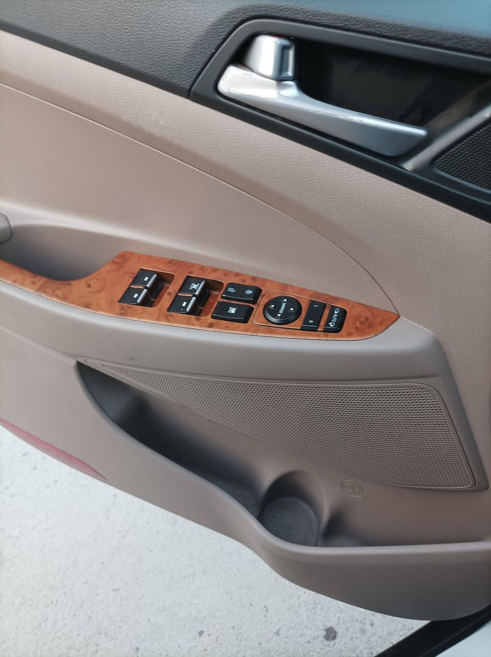 للبيع 
توسان 2019شركة الكاصد
لايت 5 عدسات
بك لايت لد
هاند بريك رجل
الكشنات جلد مطعم 
قطعتين تبريد 
الضرر فقط الباب خلف السايق معدل 
لايت زاوية استدارة 
رقم بغداد ن
*********** المكان ديالى
