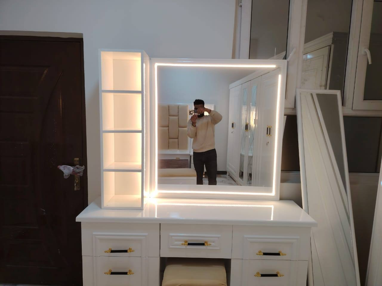 الغرف العراقيه
التصميم تركي 
ويتوفر 3موديلات حالين 
وسعر مليونين واصل معه نقل
🚛 وشد داخل ناصرية  الشغل كلابلوك 
***********العنولن ناصرية 
@إشارة
